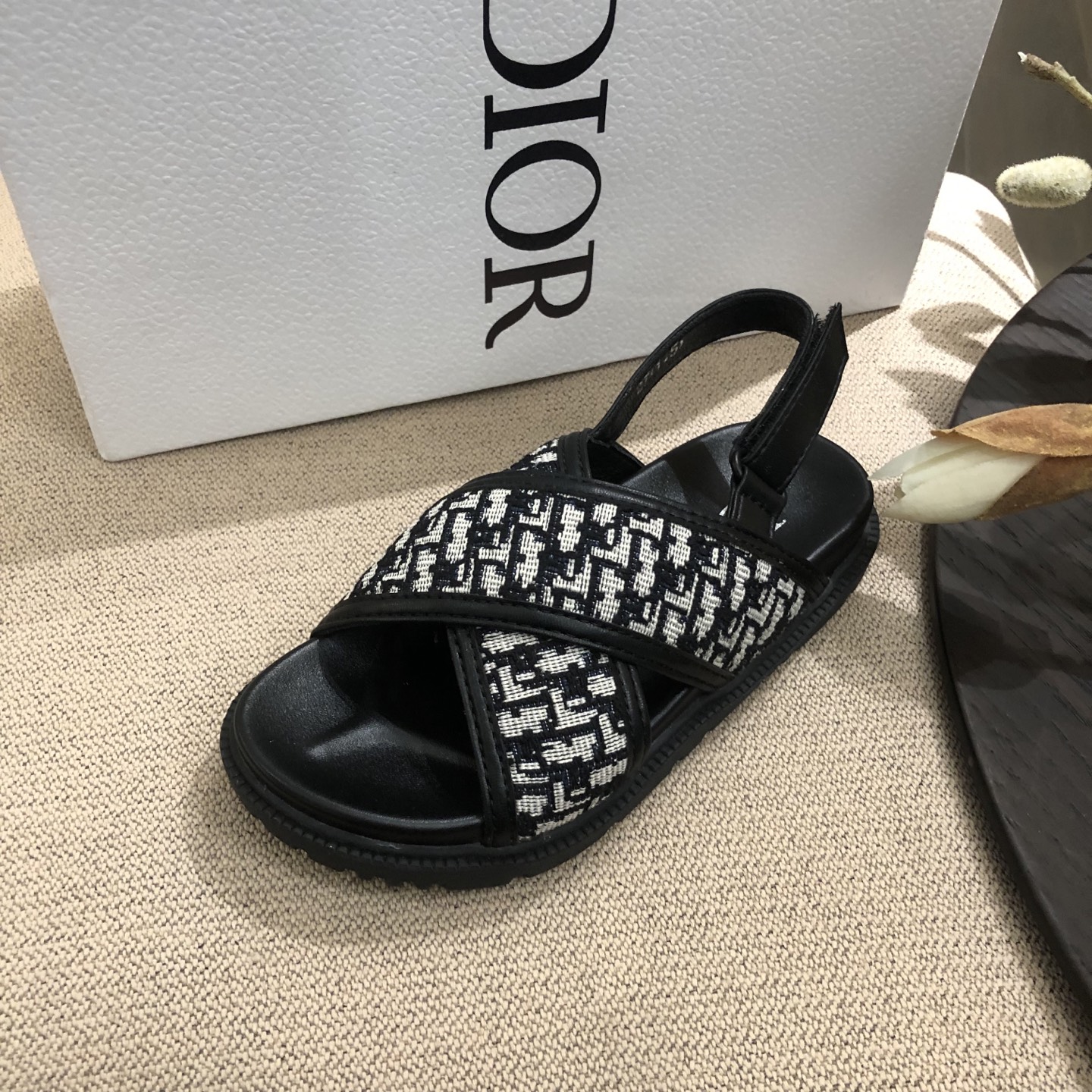 Children's shoes child